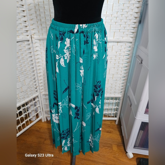 🧨 Alfred Dunner Pleated Floral Blue Green Floral Elastic Waist Skirt - Picture 4 of 6